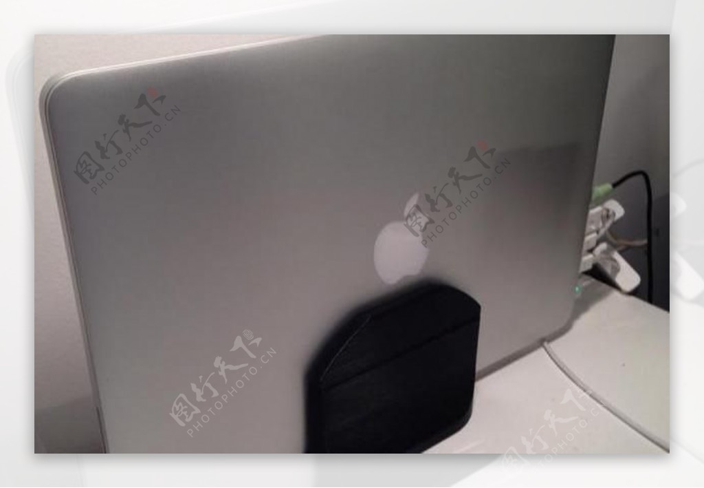 13英寸的MacBookPro视网膜空气码头