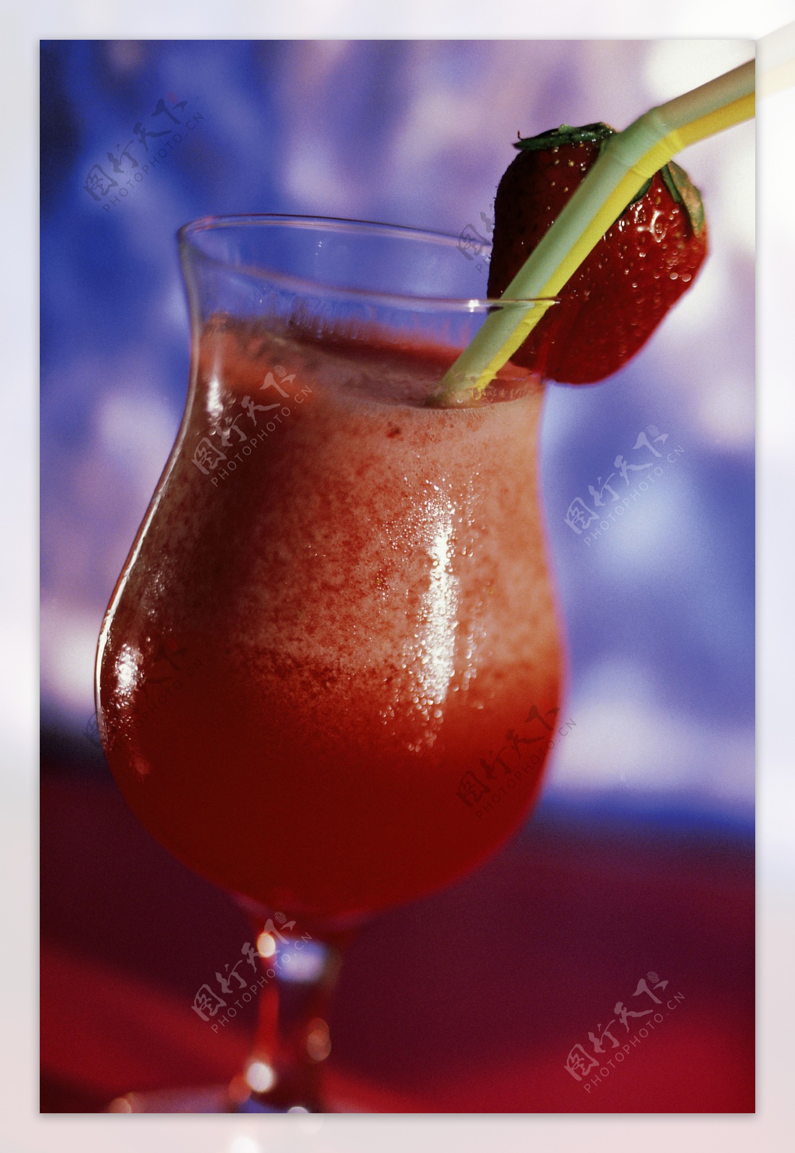 草莓果汁沙冰图片