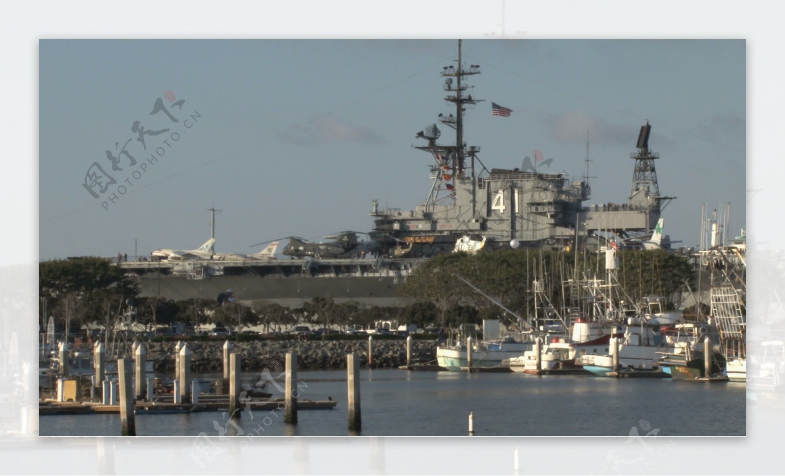 圣迭戈港的船游艇和中途岛号股票视频视频免费下载