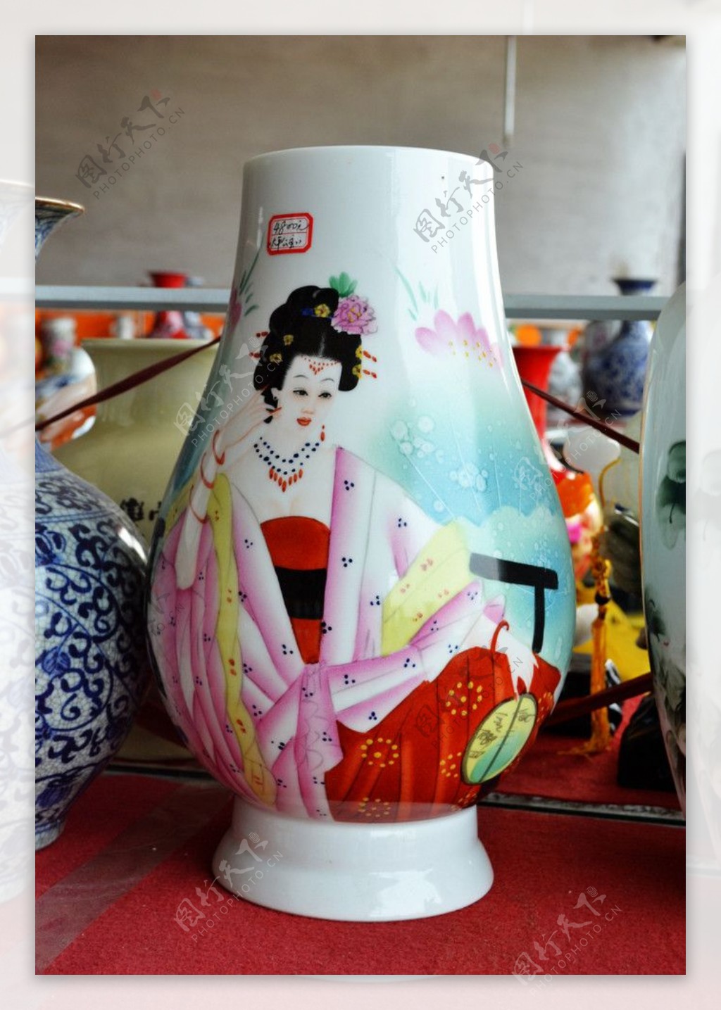 景德镇陶瓷太平公主图片