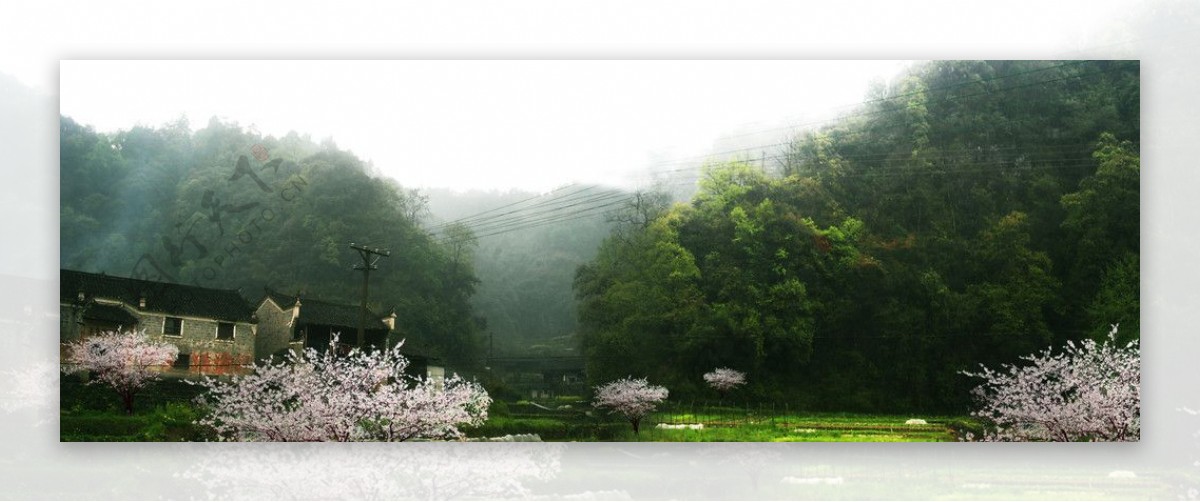 春雨中的小溪村图片