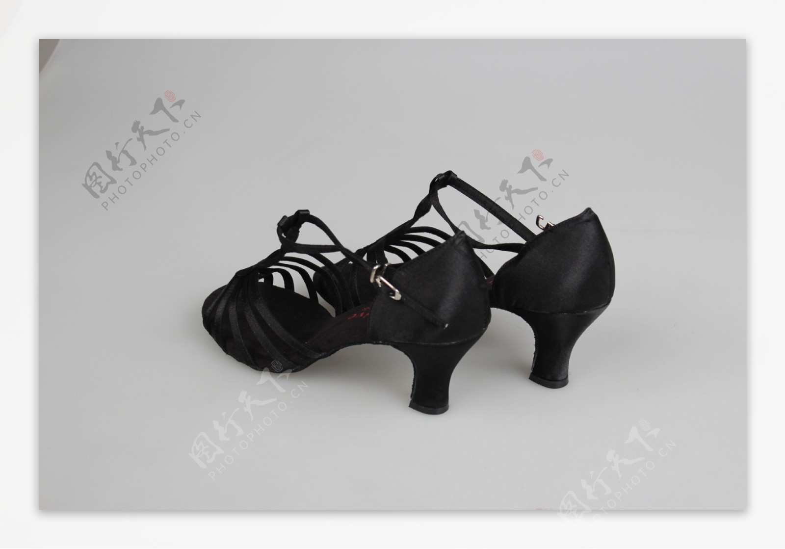 拉丁舞鞋图片