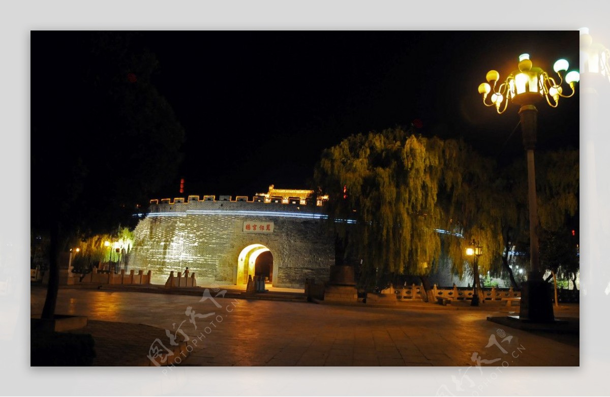 万仞宫墙夜景图片