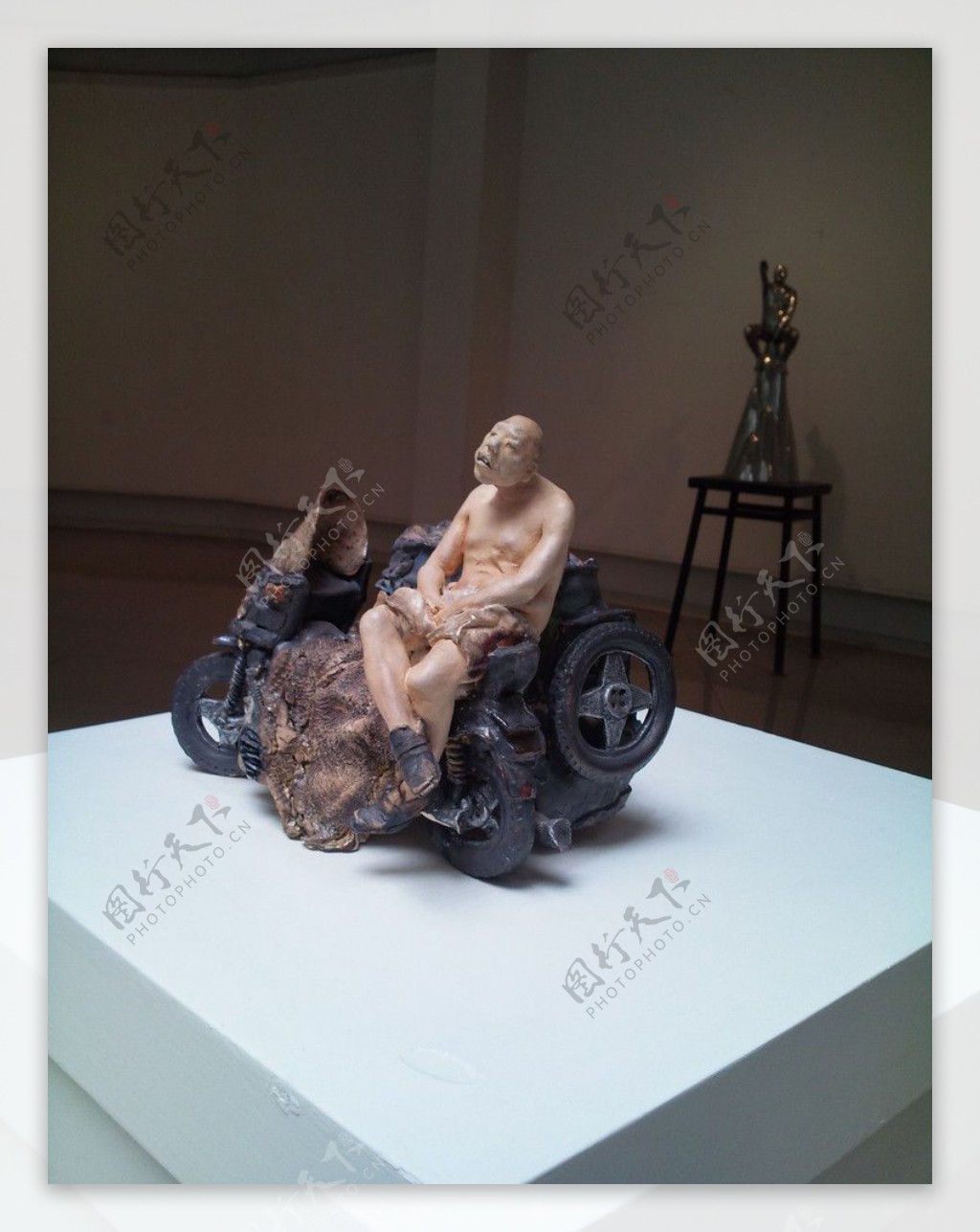 鲁迅美院雕塑展图片