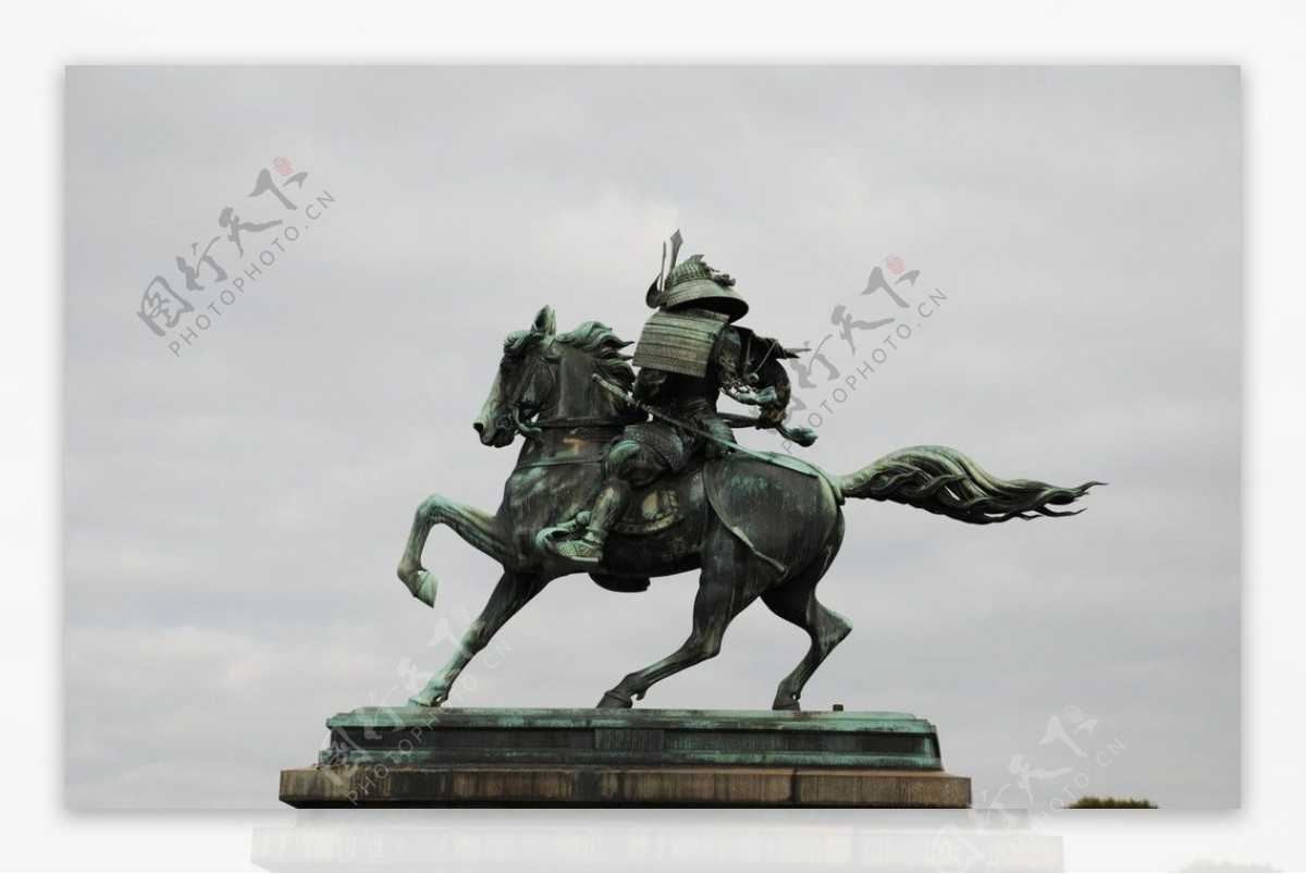 将军骑马雕塑图片