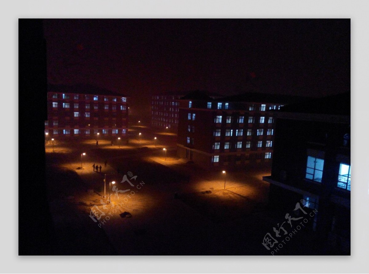 洛阳师范学院夜景图片