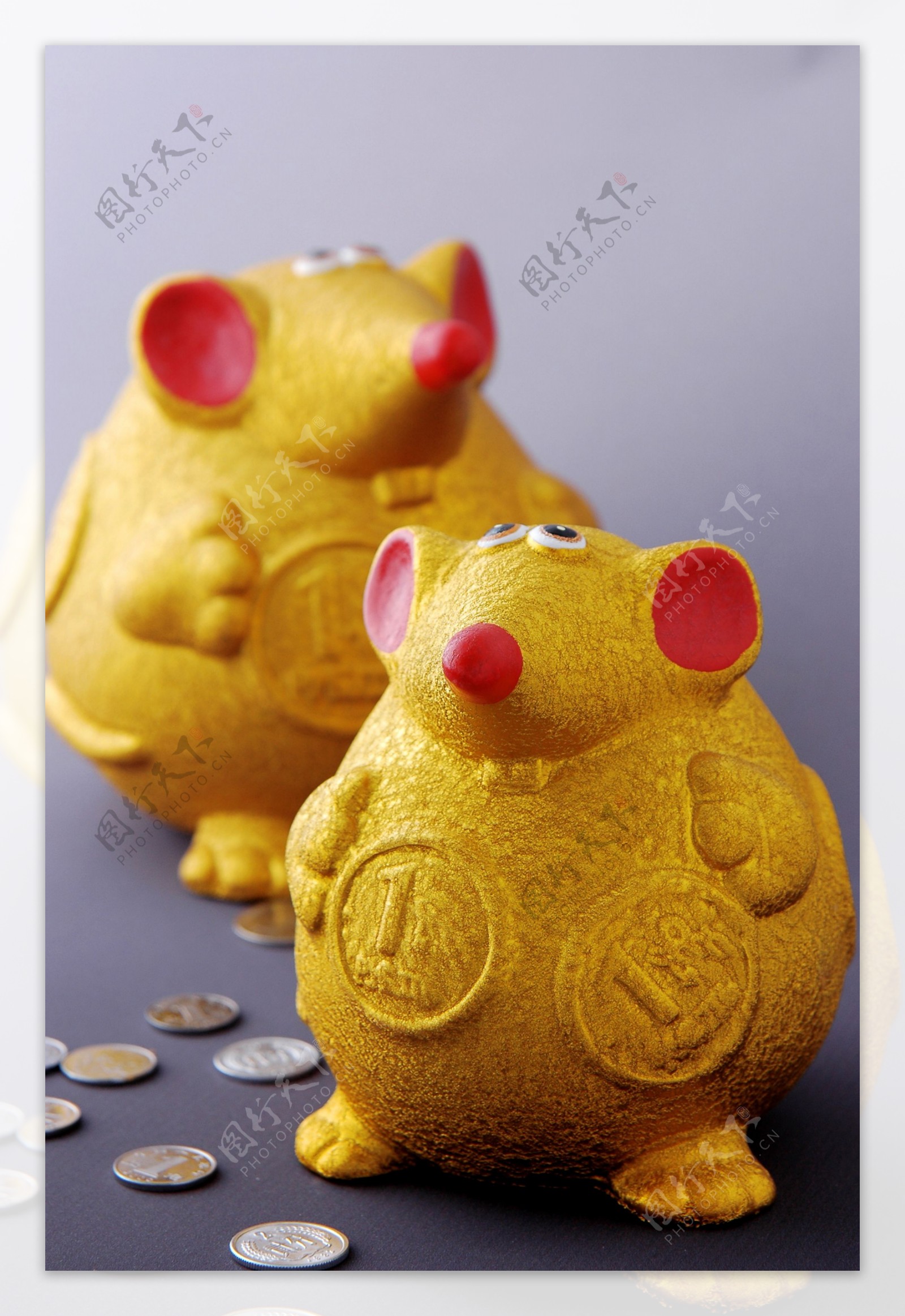 小老鼠存钱罐图片