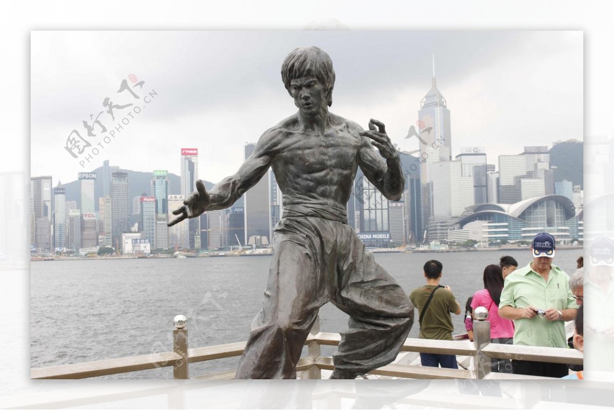 【携程攻略】香港星光大道景点,星光大道有李小龙雕像，明星手印各个方面都非常丰盛，太精彩