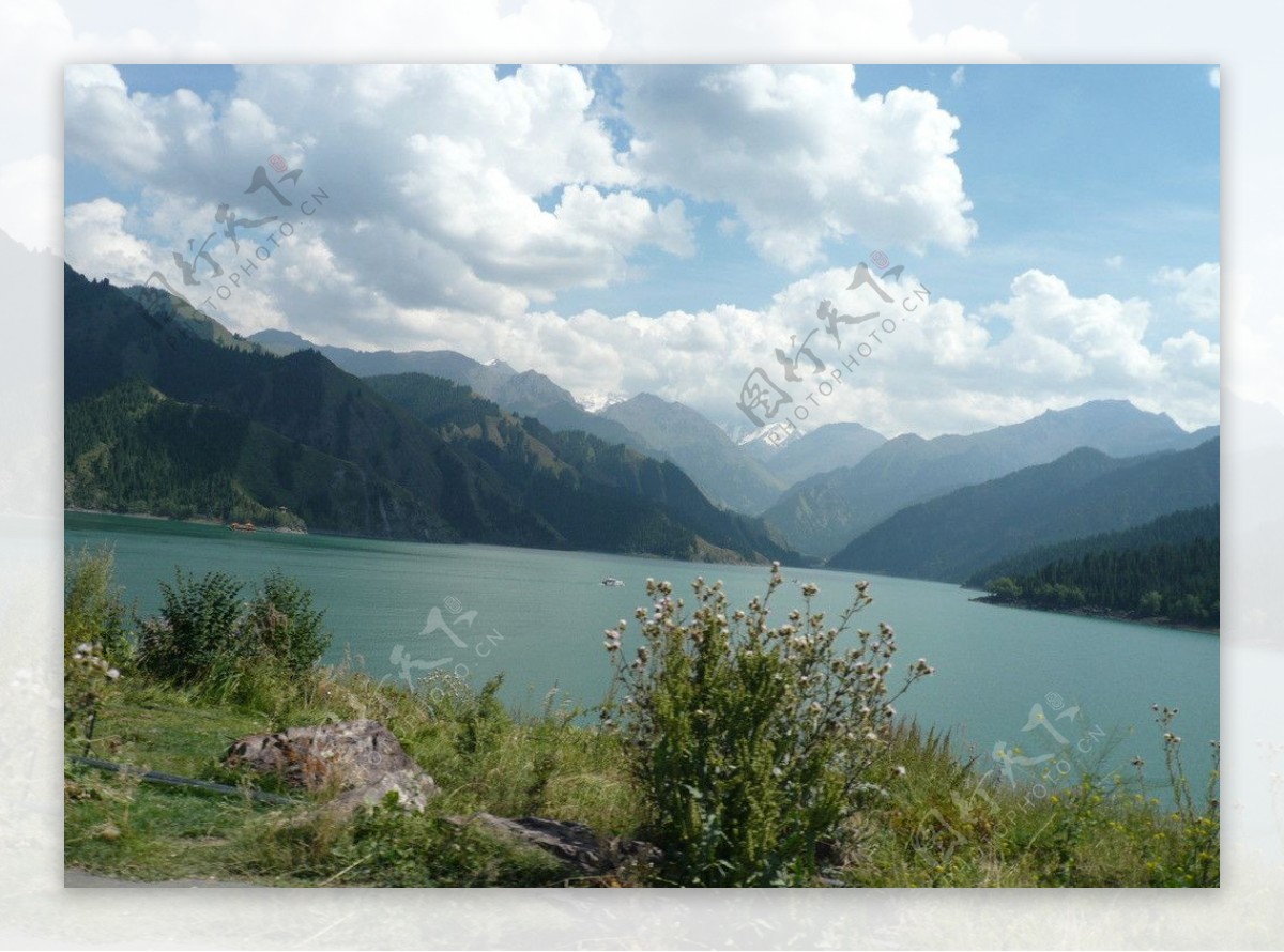 新疆天山天池自然风景图片