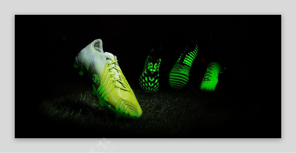 ADIDAS顶级足球鞋图片
