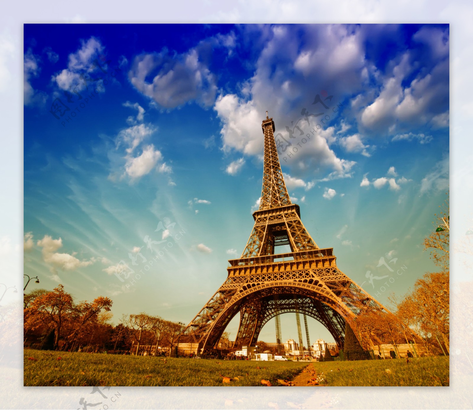 晚上的艾菲尔铁塔-法国风景壁纸 - 2560x1600 壁纸下载 -10wallpaper.com
