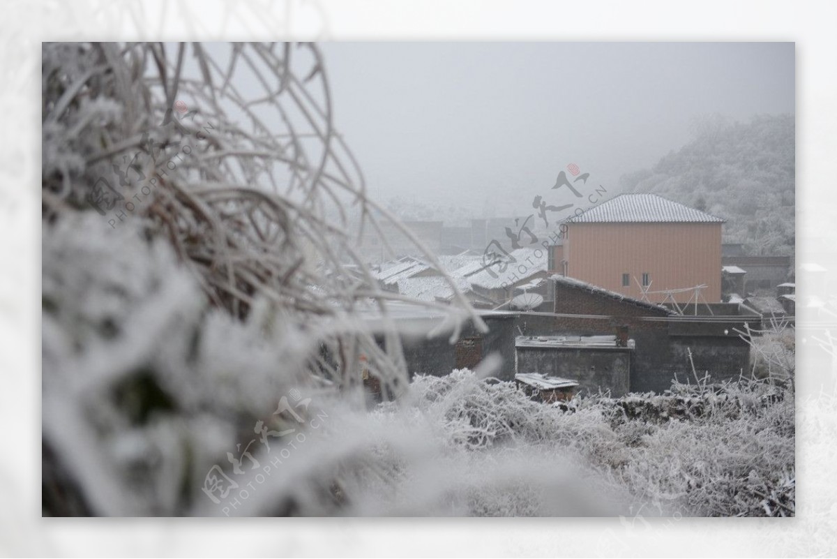 冰雪村庄图片