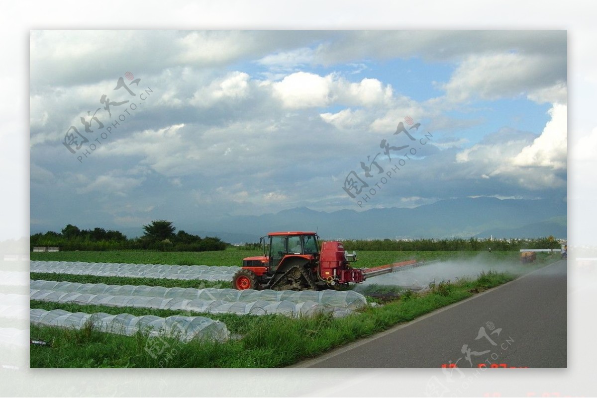 农业机械化图片