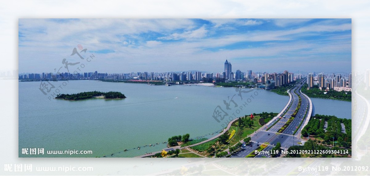 苏州工业园区金鸡湖大桥宽幅日景图片