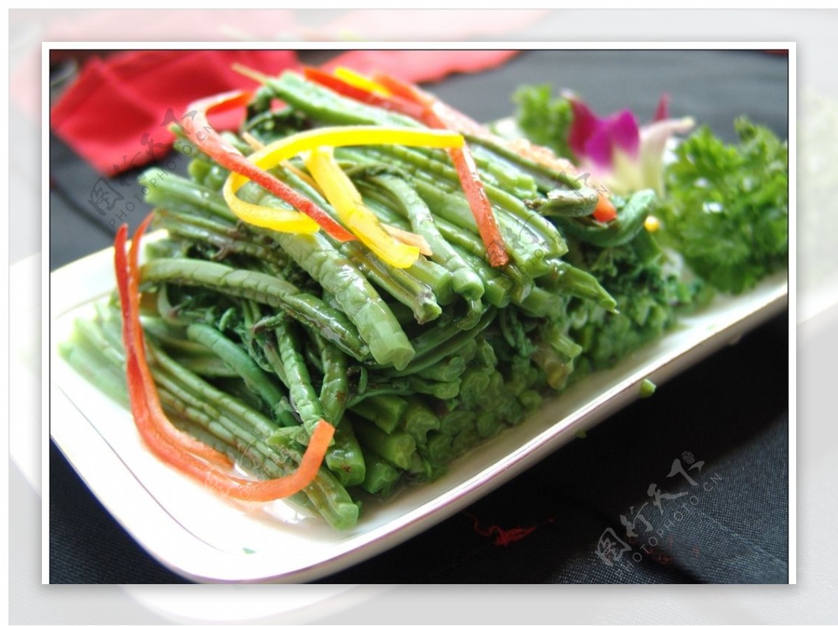 米蒿的做法大全（这种野菜成片长，被称为"最野的野菜"，营养鲜美，春天多吃几次） | 说明书网