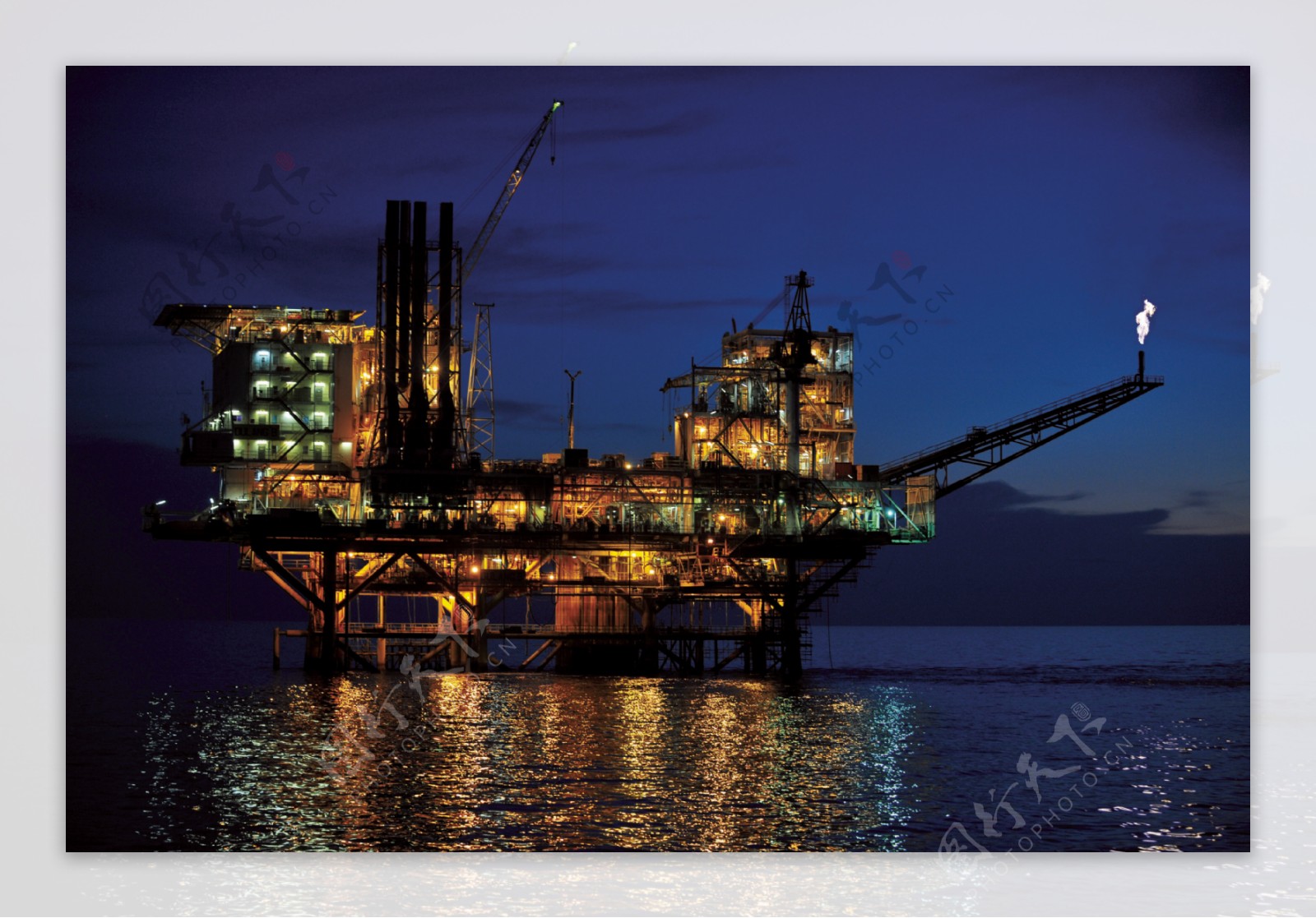 海洋油井平台图片