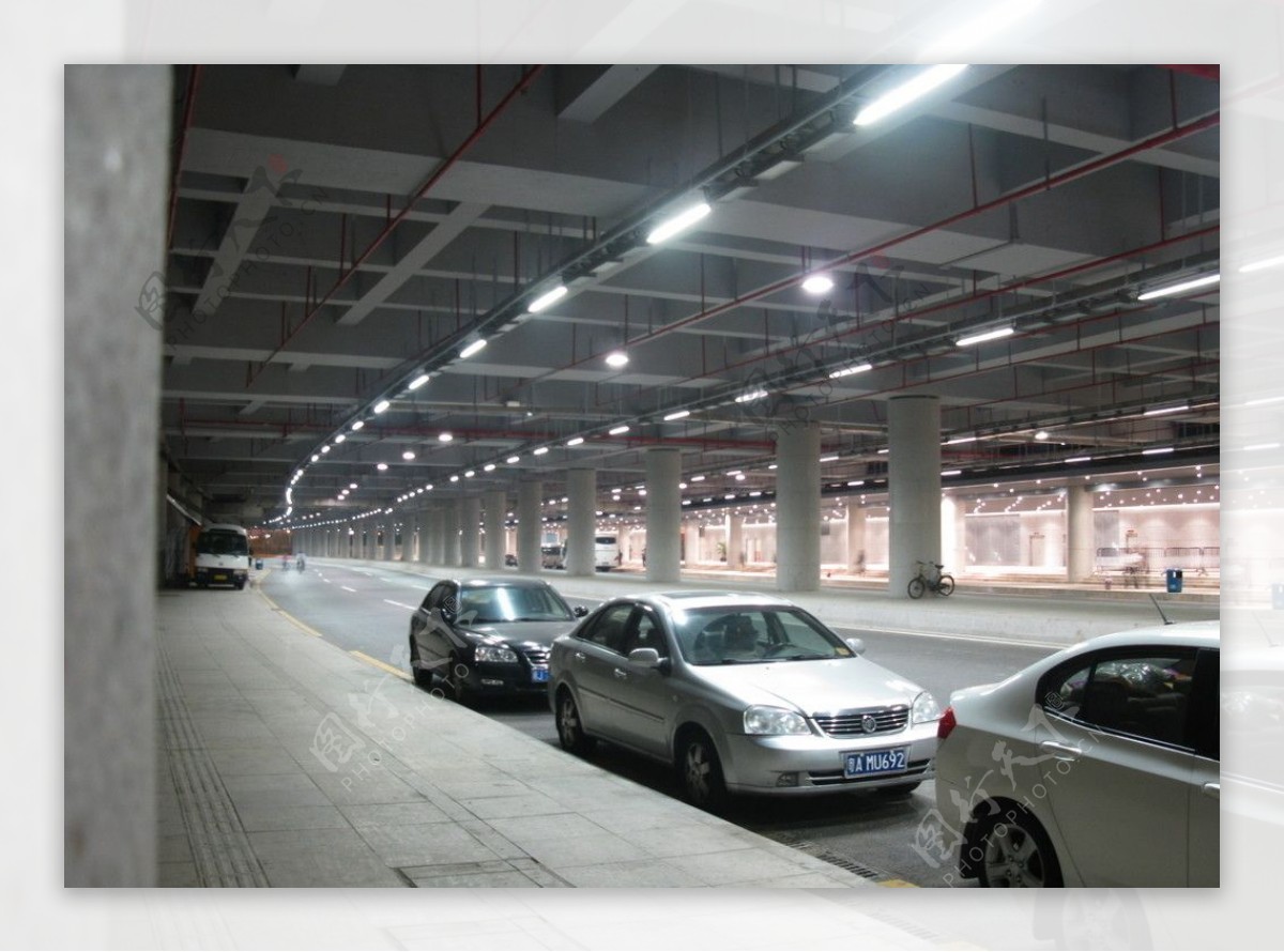 广州电视塔隧道LED照明图片