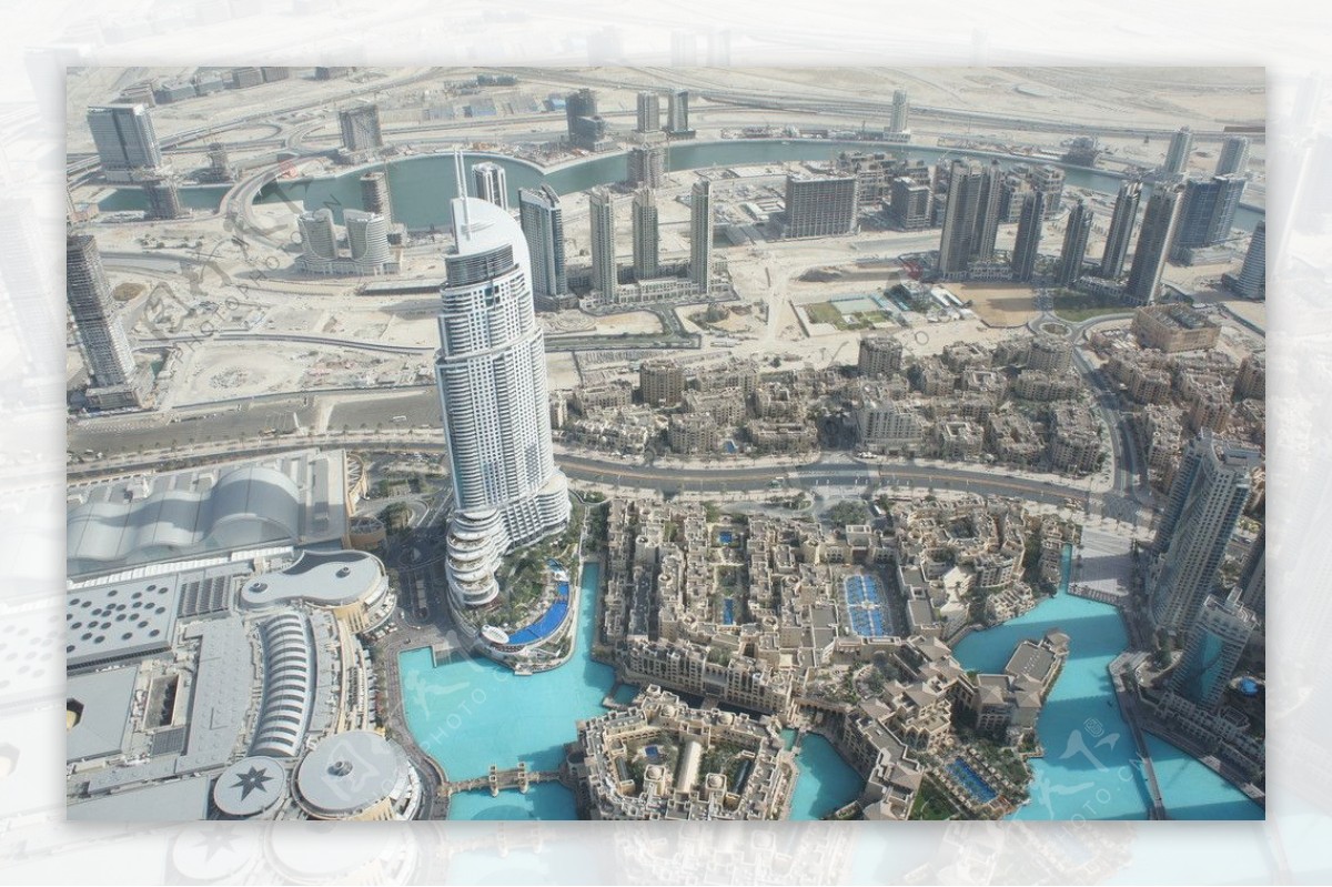 迪拜哈利法塔下风光图片
