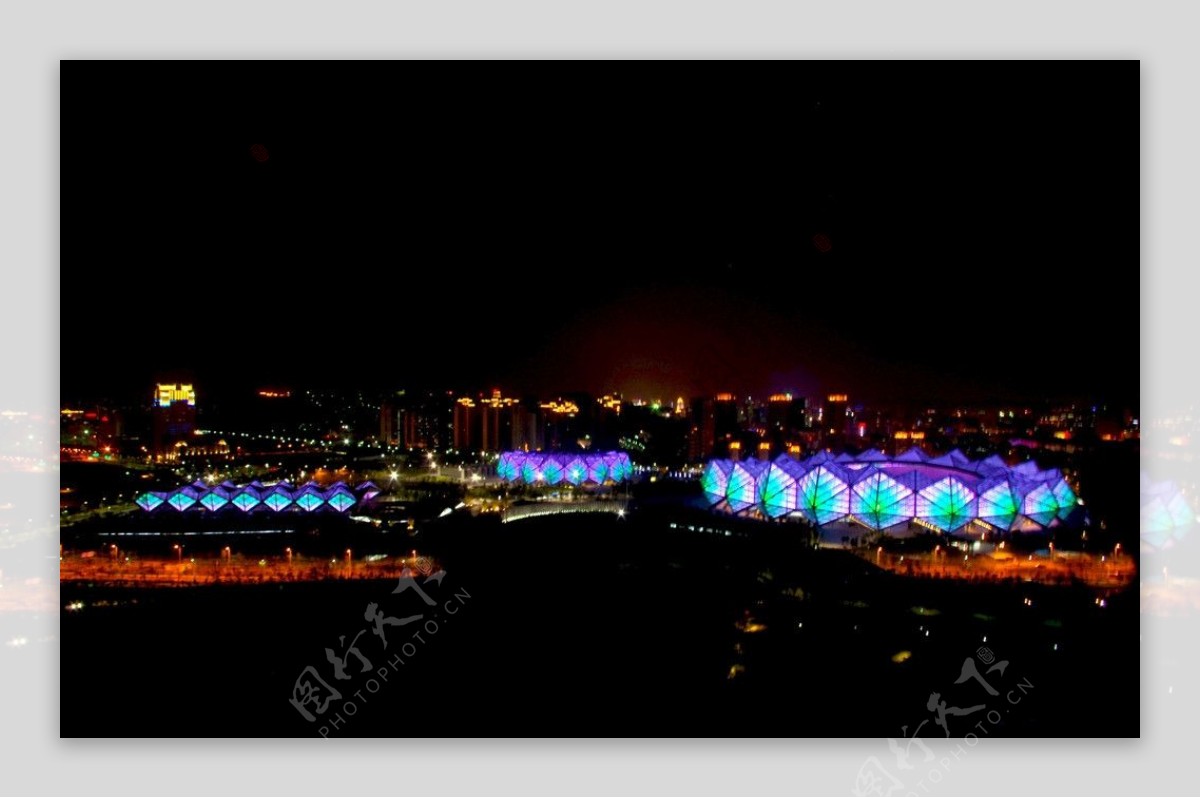 深圳大运场馆夜景图片