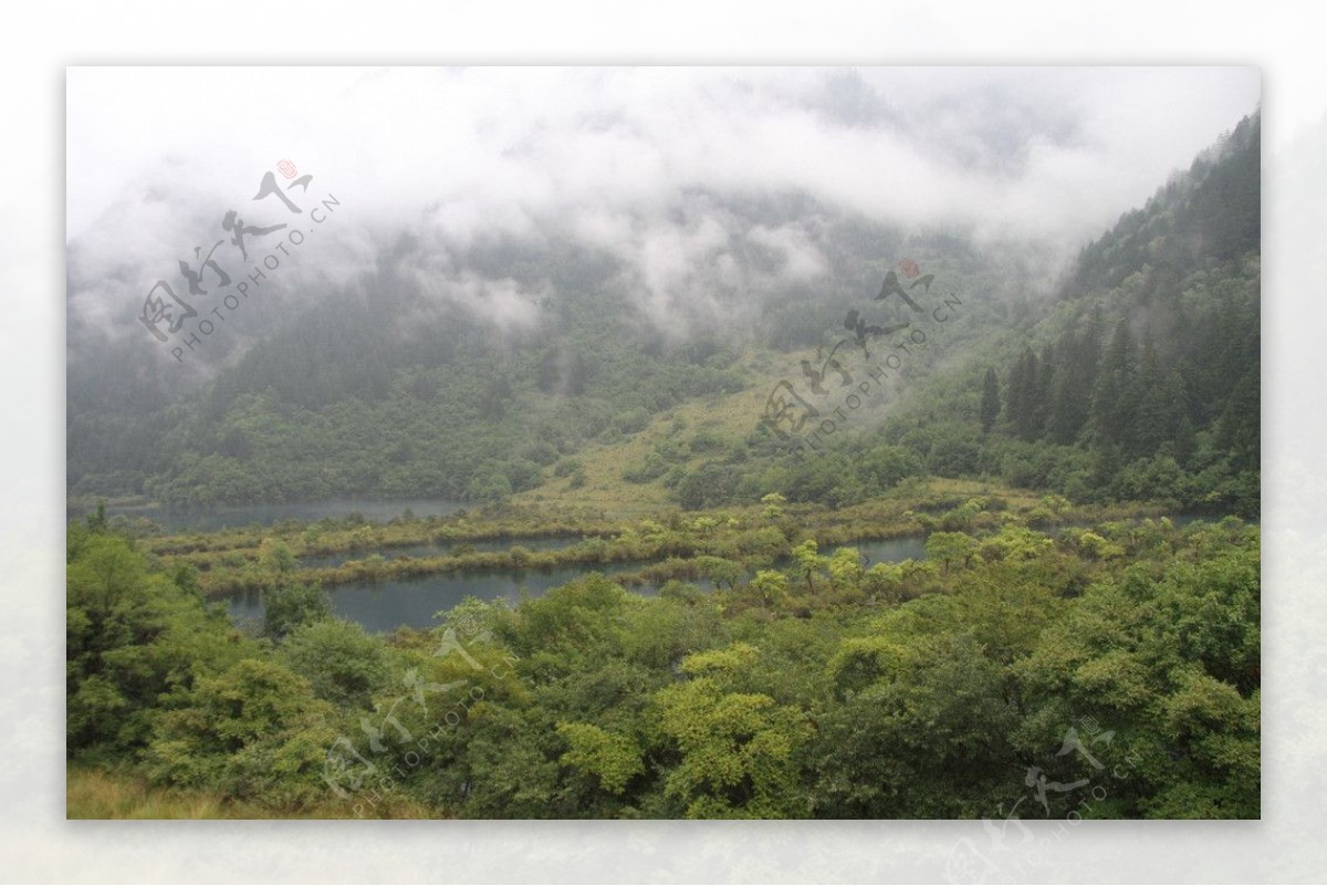 朦胧山色图片