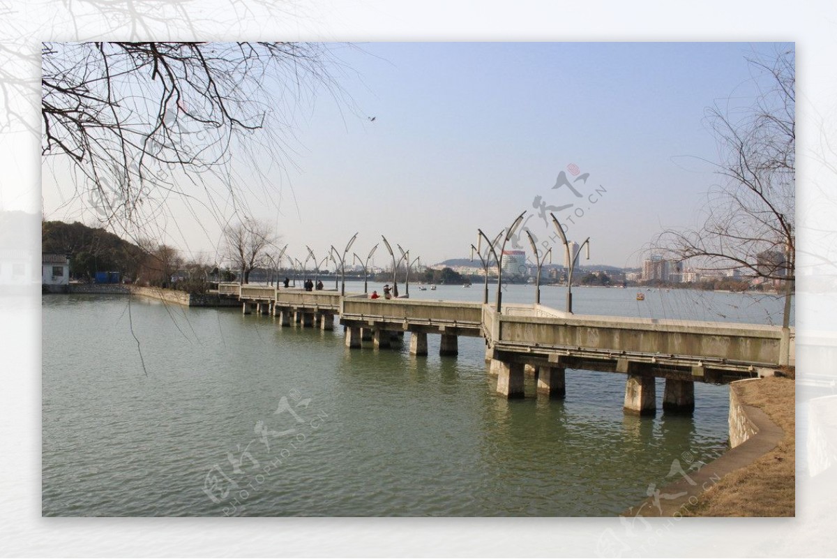 铜陵天井湖九曲桥图片
