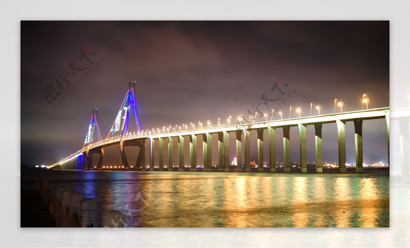 湛江海湾大桥夜景图片