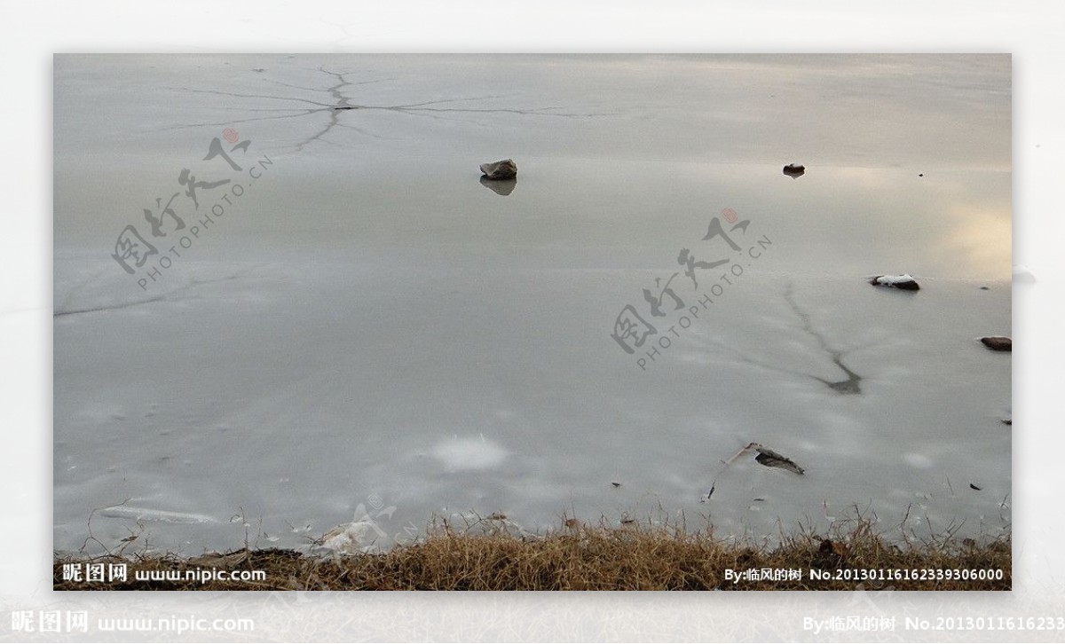 腊山冰湖图片