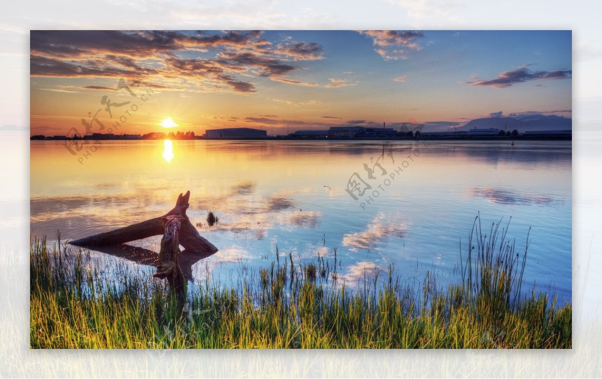 落日湖景图片