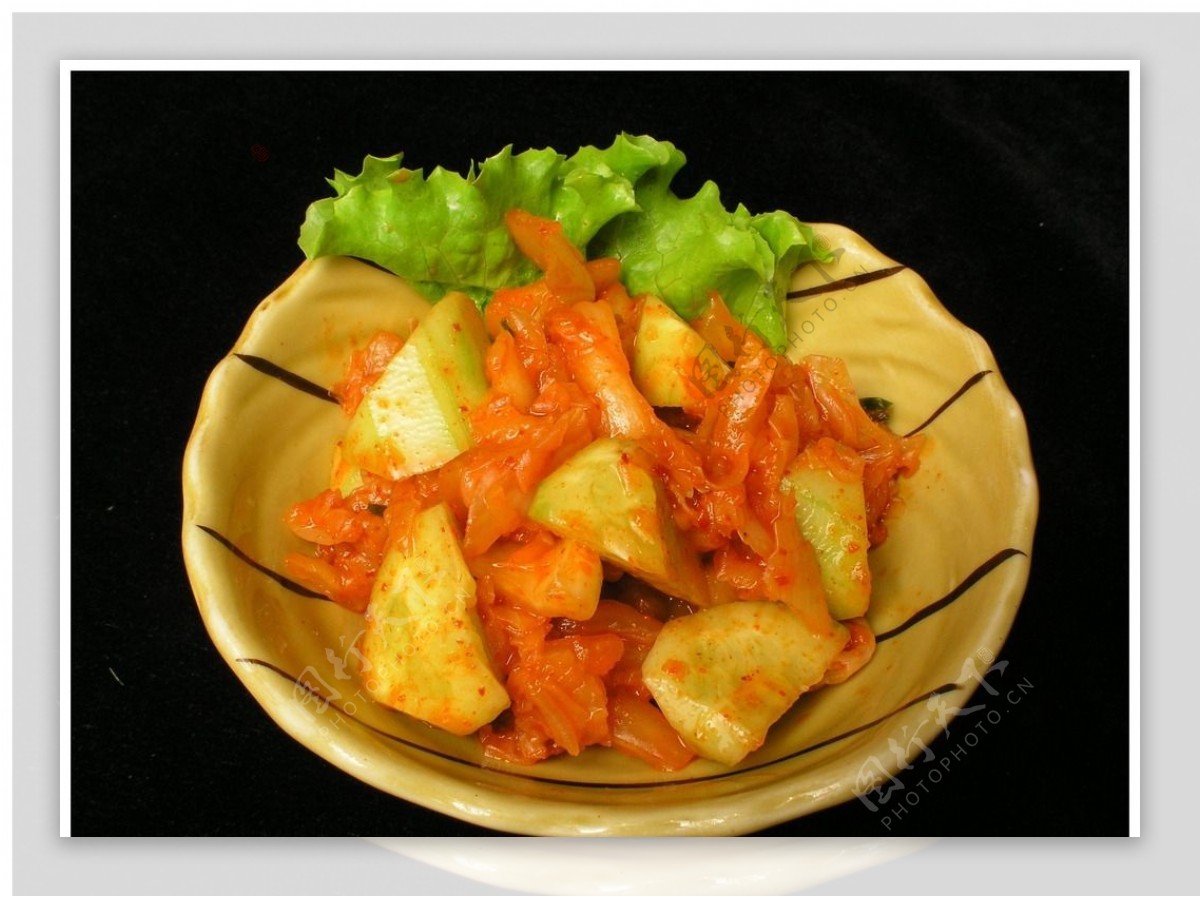 黄瓜拌辣白菜图片