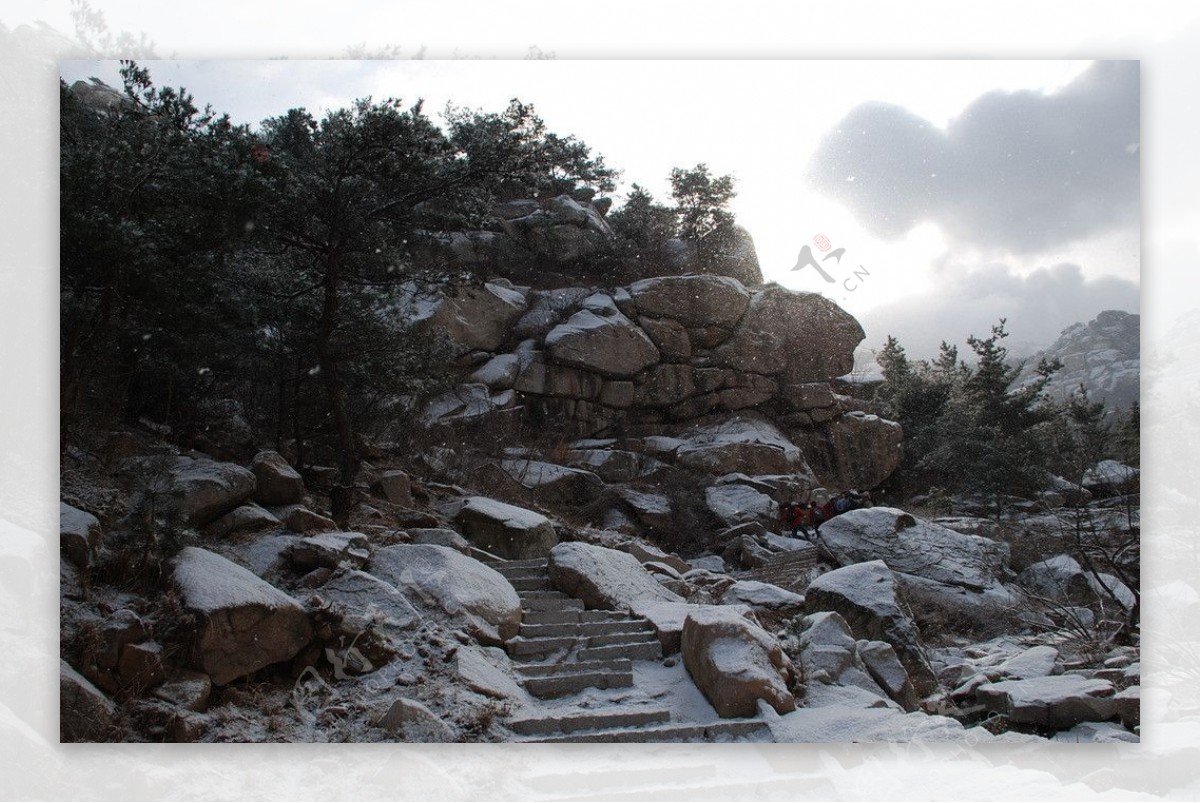 二龙山踏雪图片