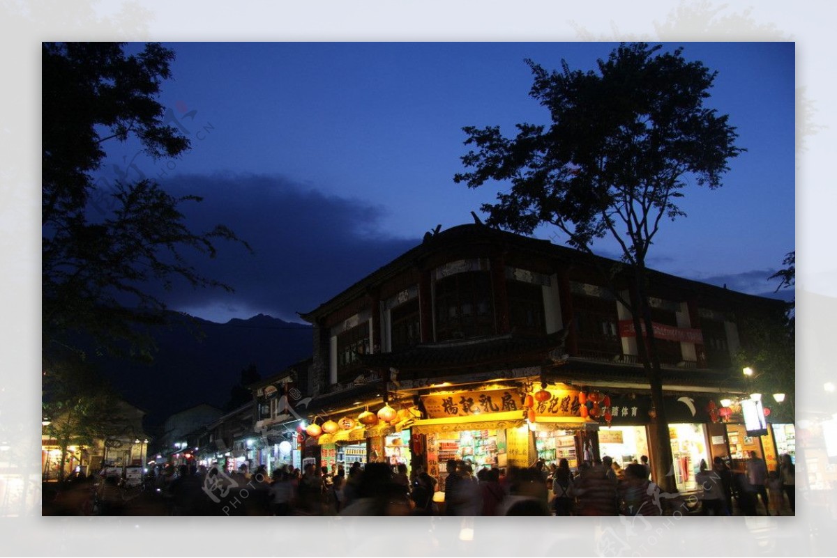 大理古镇夜景图片