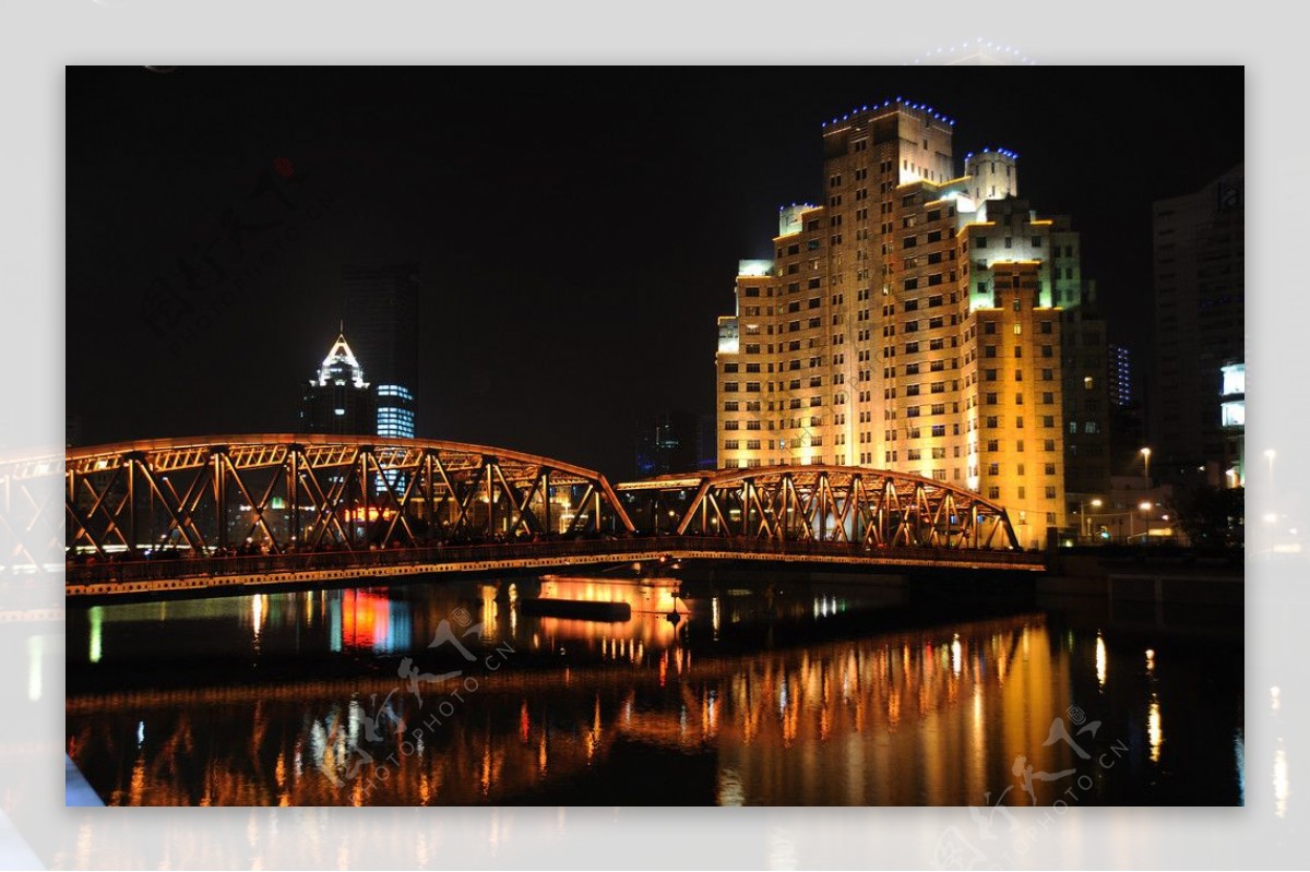 外白渡桥夜景图片