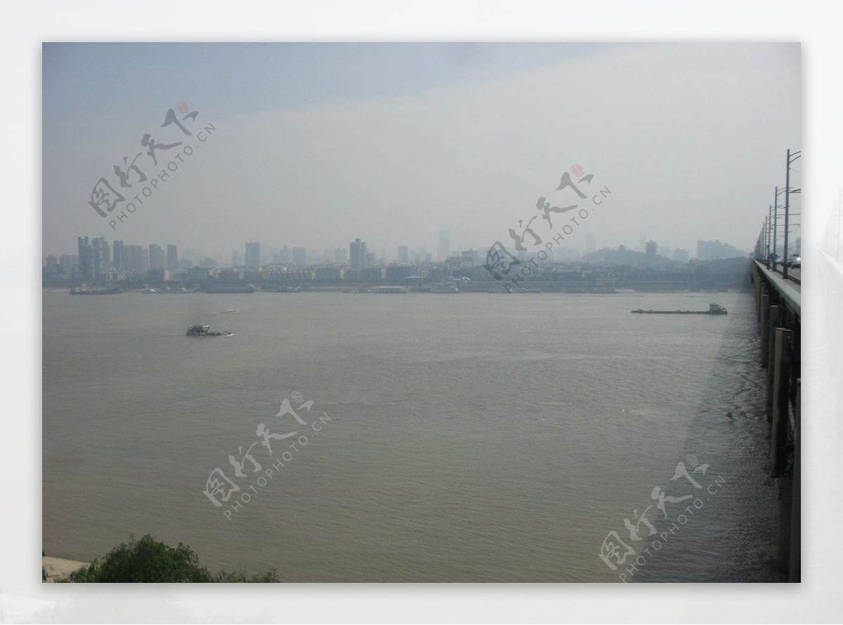 武汉江边图片