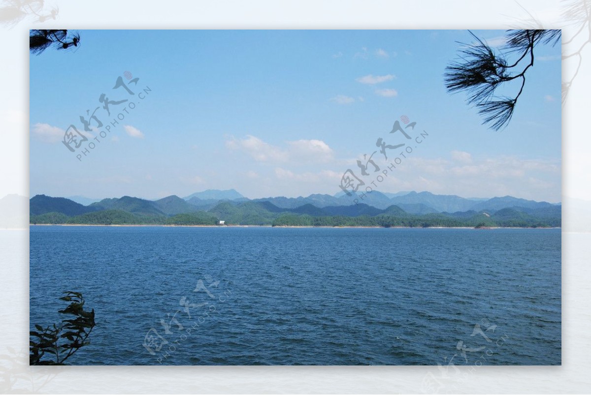 宁静的千岛湖图片