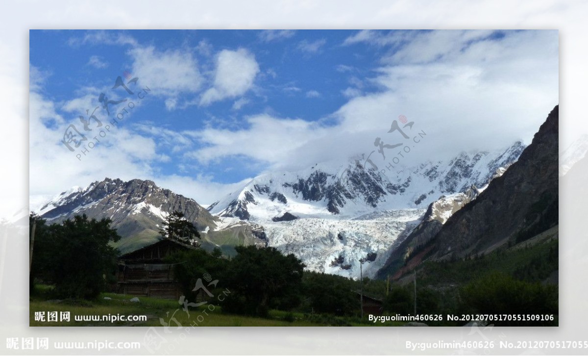 西藏米堆冰川图片
