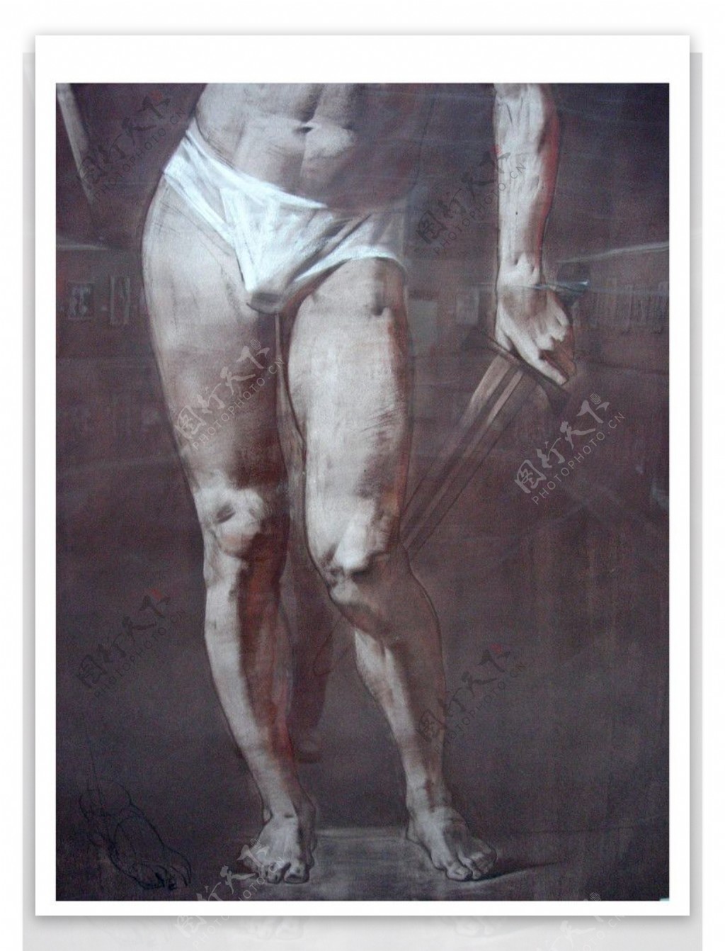 俄罗斯美术作品精品素描站姿男人半身特写图片