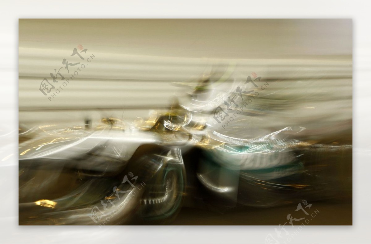 F1一级方程式赛车光影摄影图片