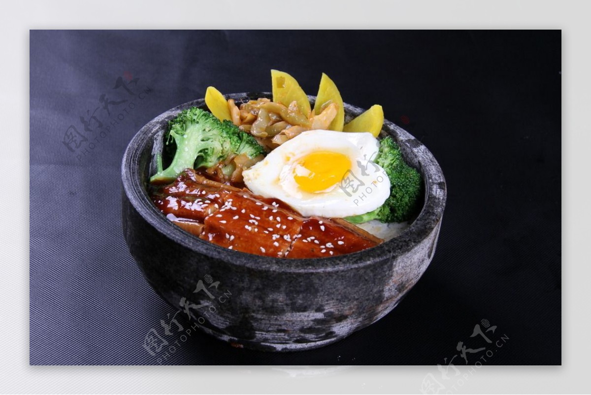 鳗鱼石锅饭图片