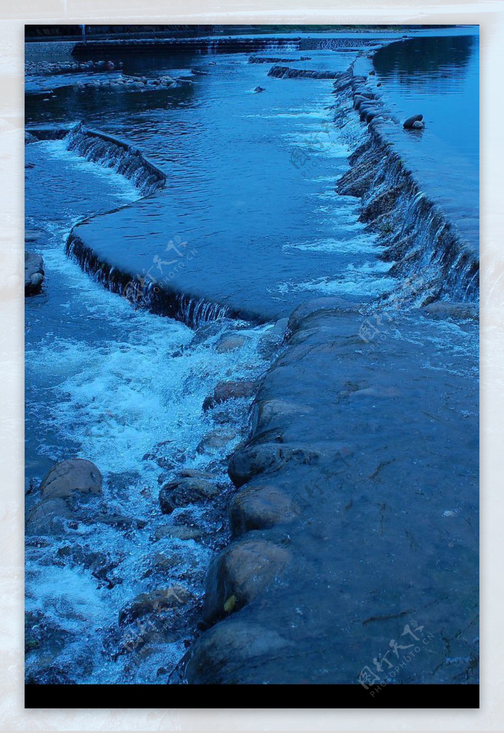 平乐古镇的水图片