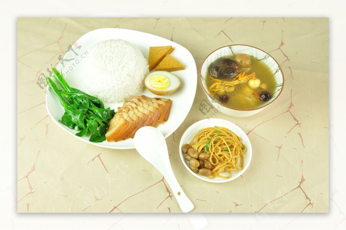 台湾卤肉快餐套餐图片