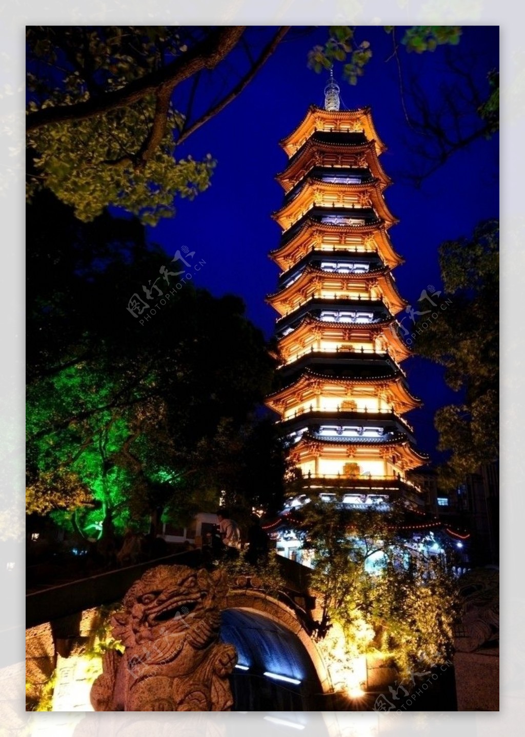 上海安亭老街夜景图片