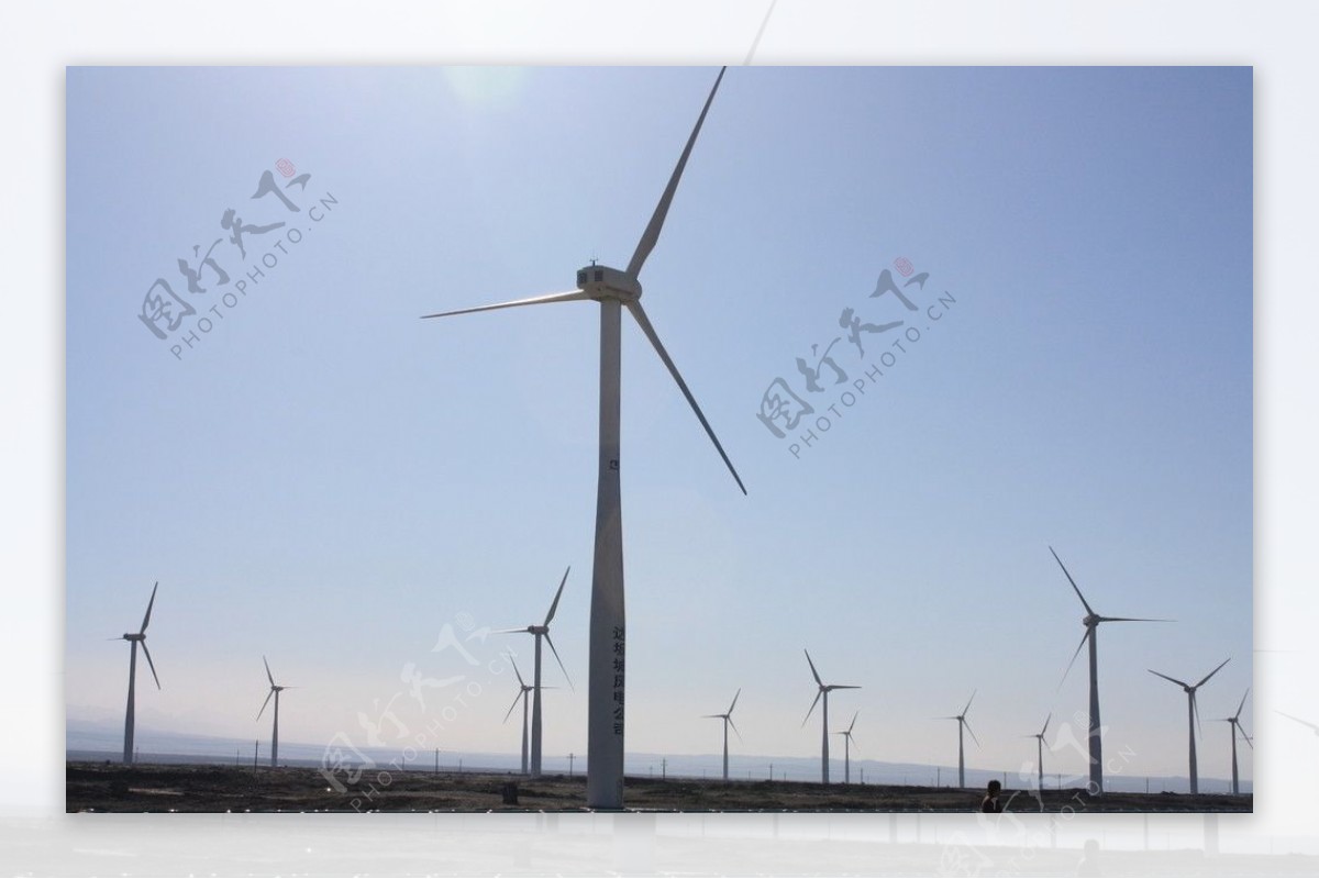 新疆达坂风力发电场图片