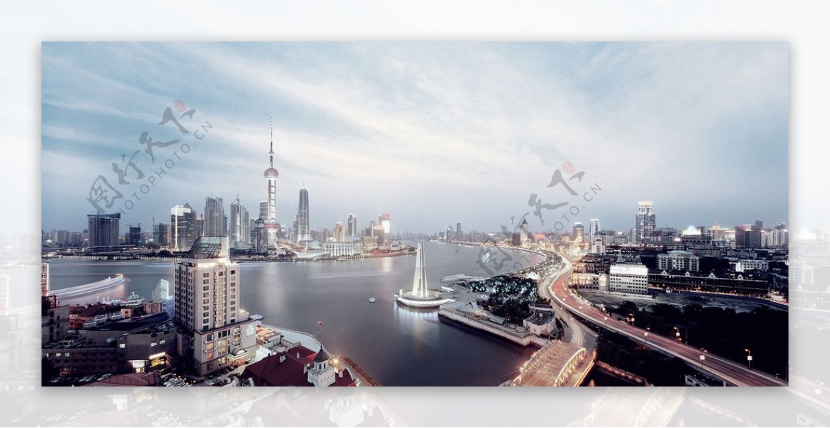 上海黄浦江180度全景图片