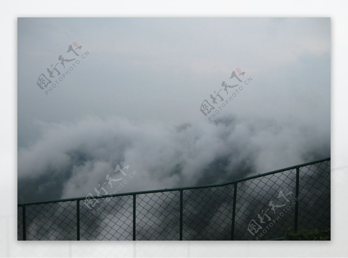 罗浮山雾景图片