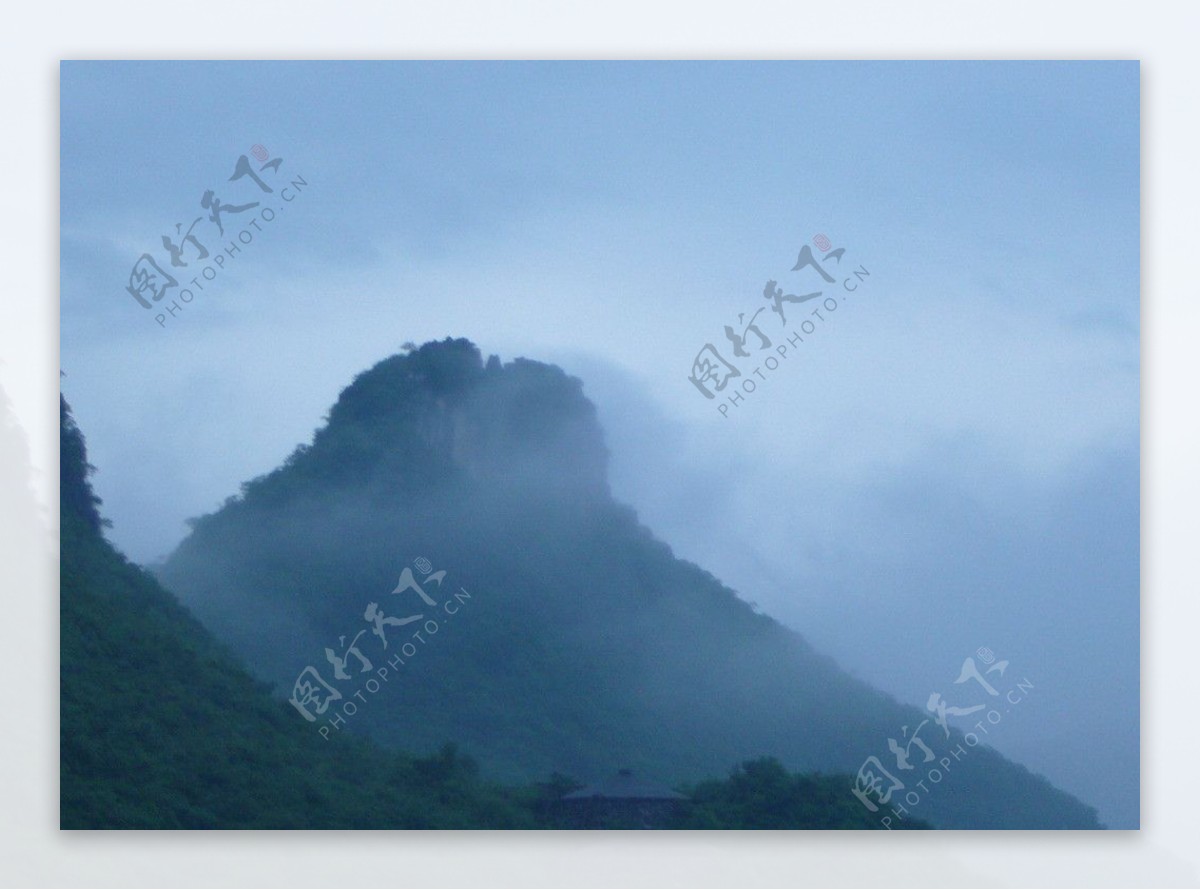 桂林雾障尧山图片