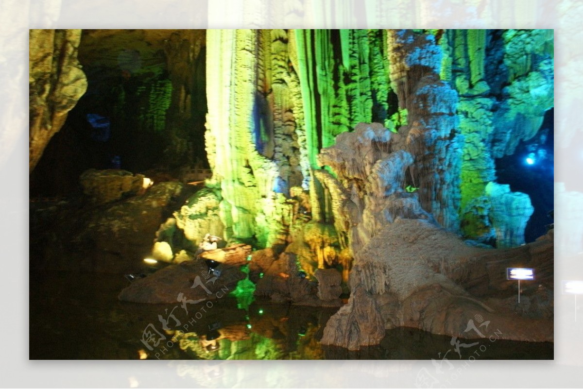 广西桂林山水银子岩图片