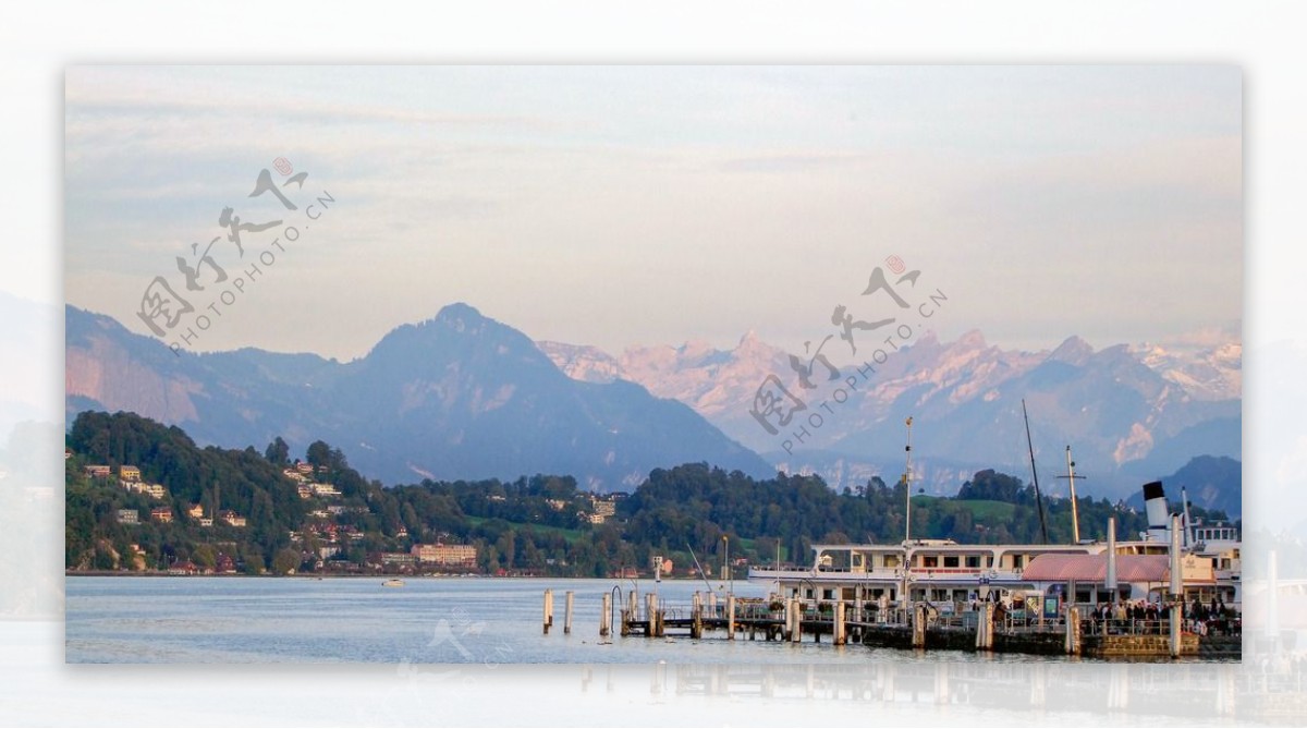 瑞士琉森湖图片