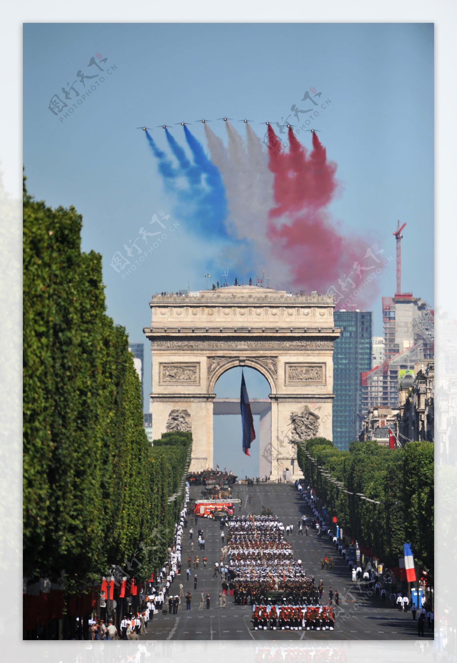 巴黎凯旋门香榭里大街图片