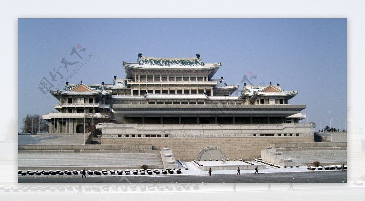 朝鮮平壤雪景中的人民大學習堂图片