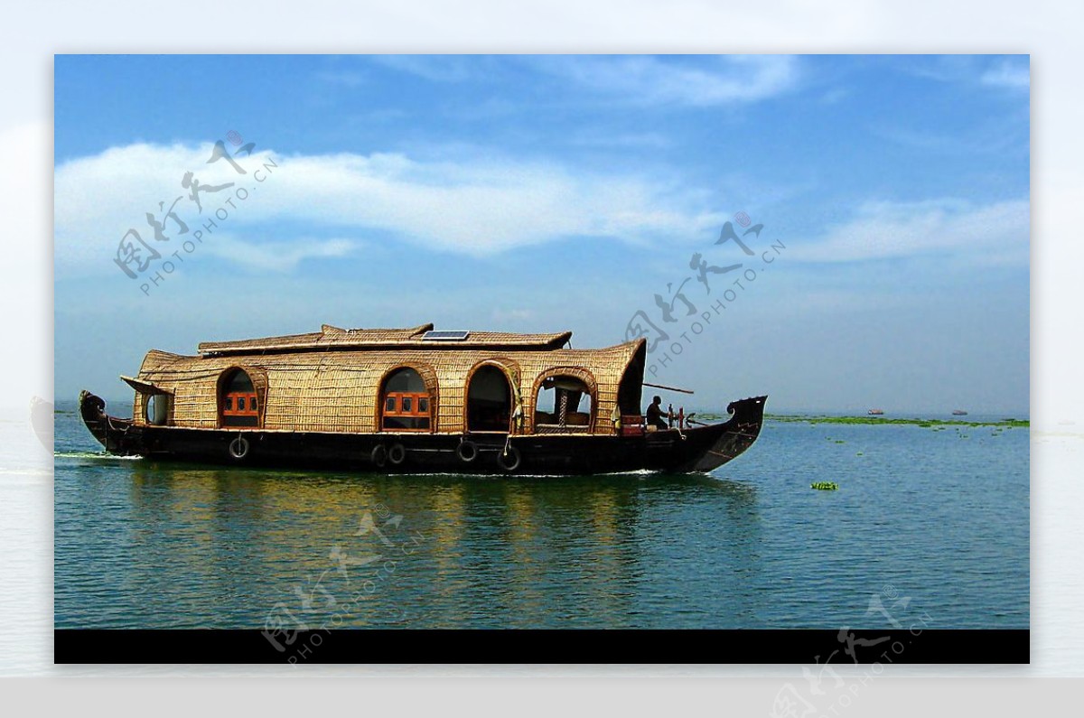 印度库玛拉孔水上船屋图片